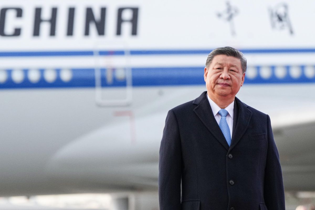 Trump tende la mano alla Cina sui dazi e mazzola l’Ue: «È peggio di Pechino»