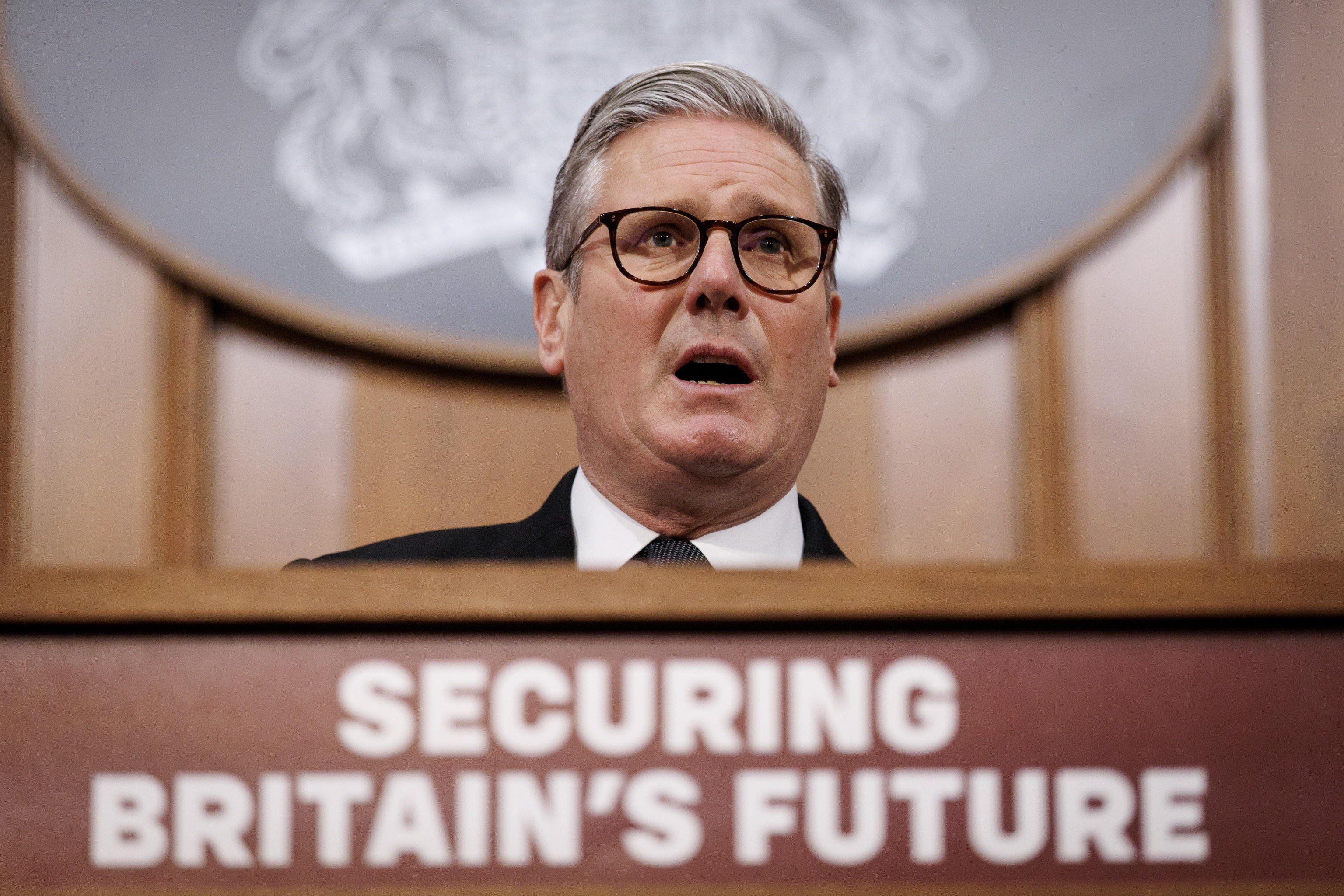 Starmer teme Farage e fa il contrario del Pd