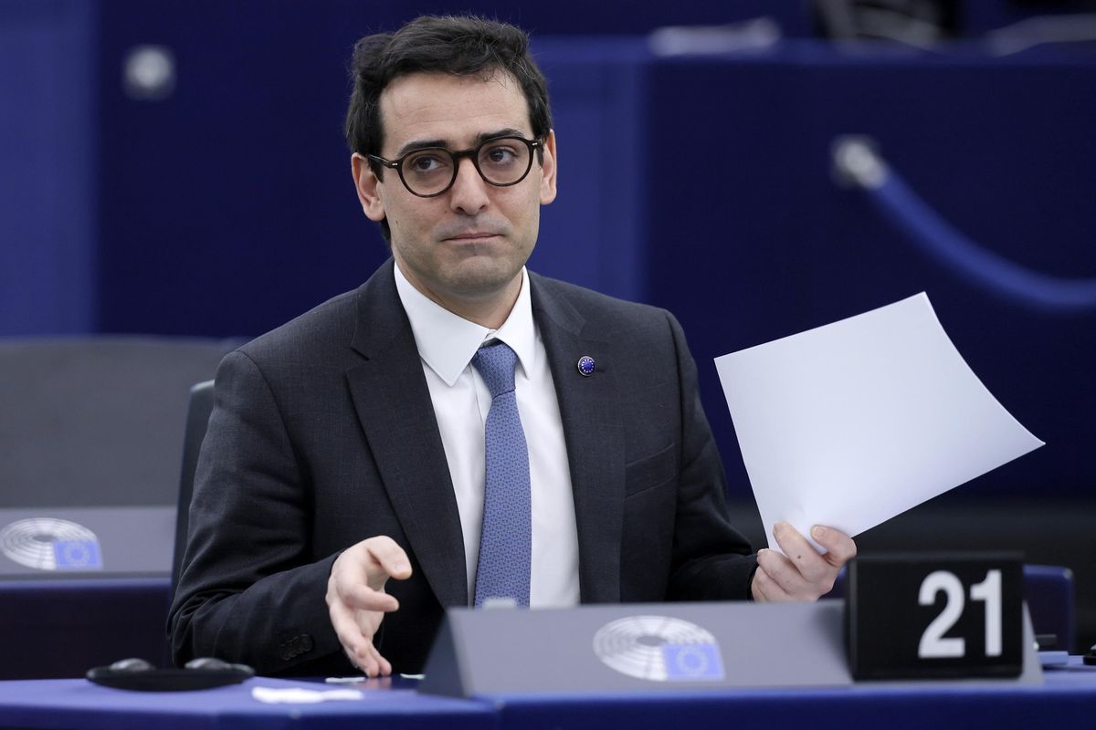 Macron usa la Commissione europea per favorire gli affari dei francesi