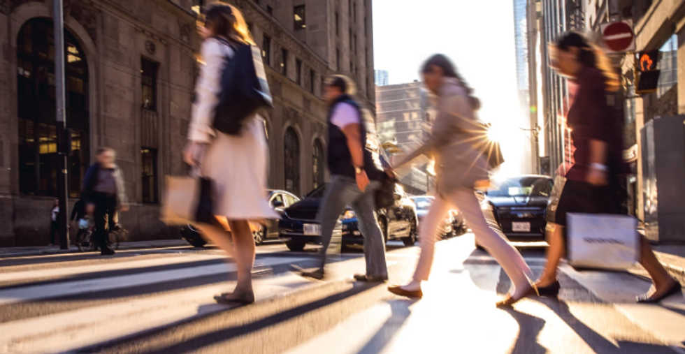 crosswalk, city, big city, stressts, cars, pedestrians