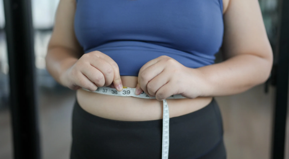 pretty privilege, good looking people, social experiment, beauty benefits,  weight, inequity,
