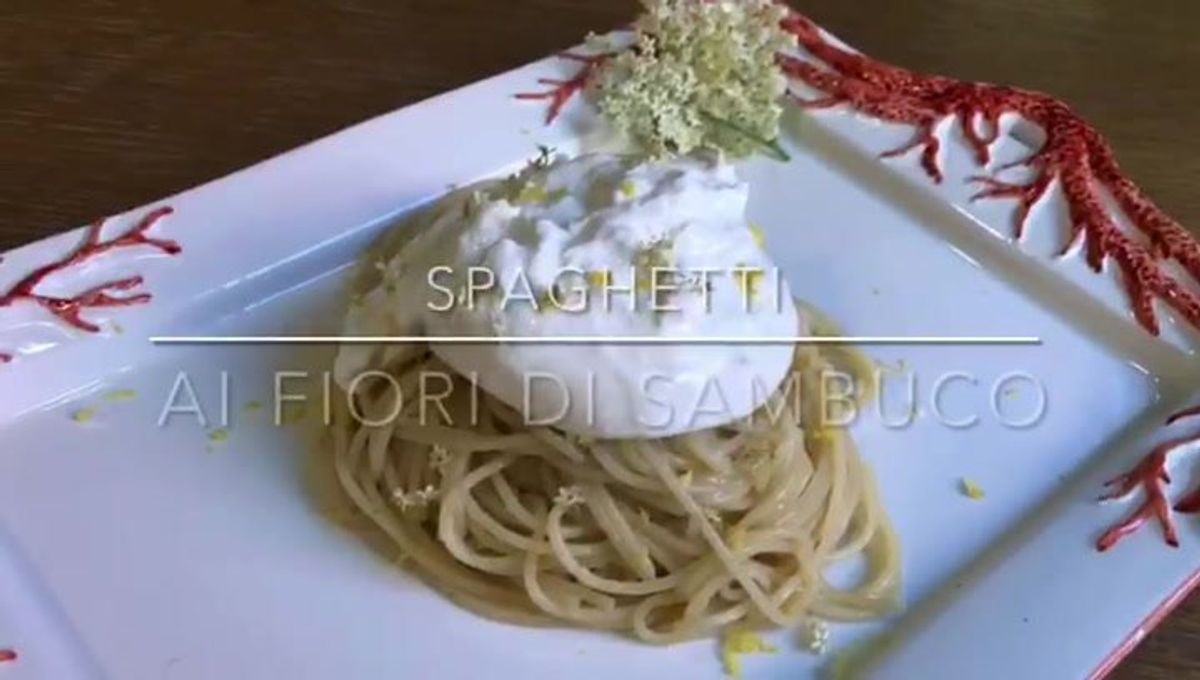 Cuciniamo insieme: spaghetti ai fiori di sambuco