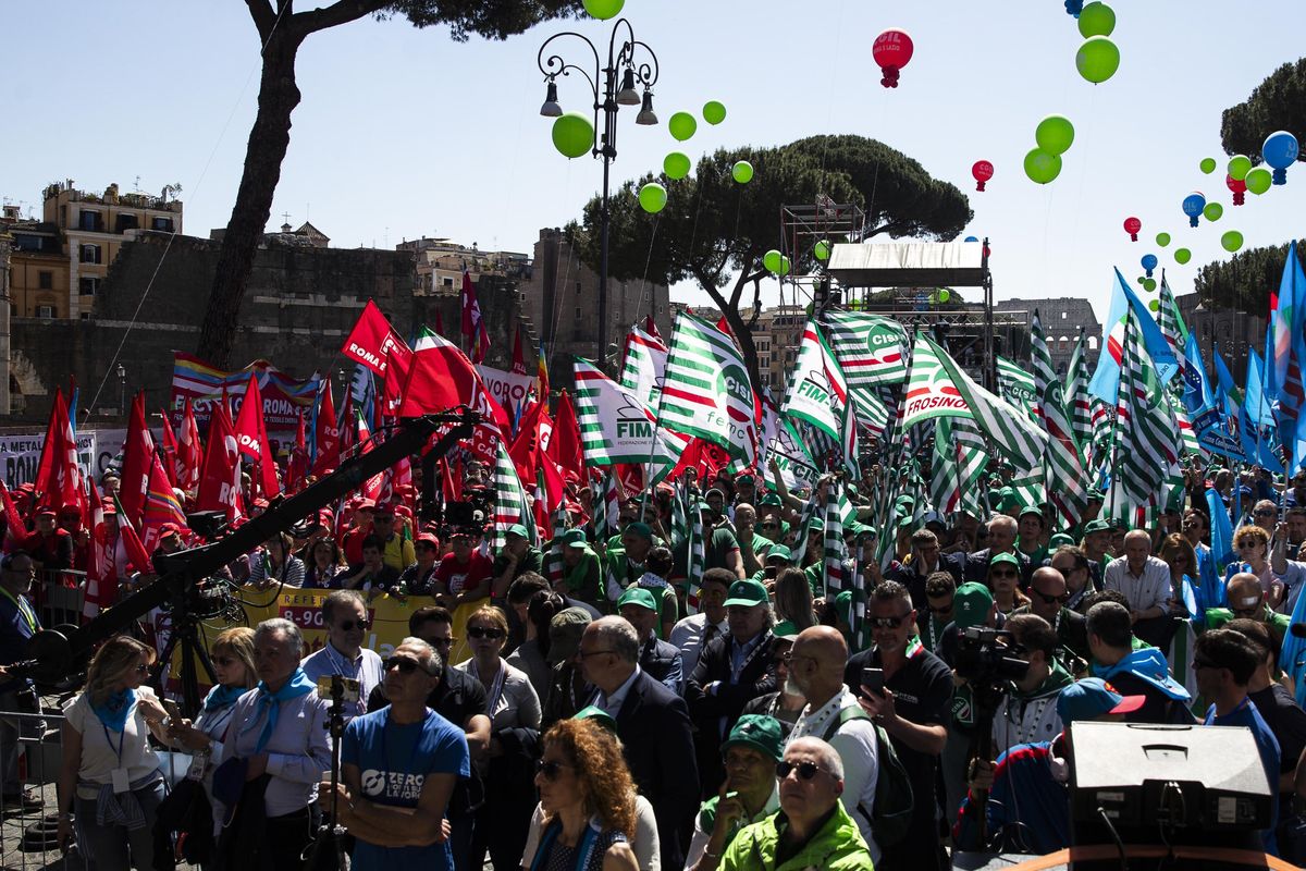 La cura postmarxista ai mali della realtà: un corteo per tutto