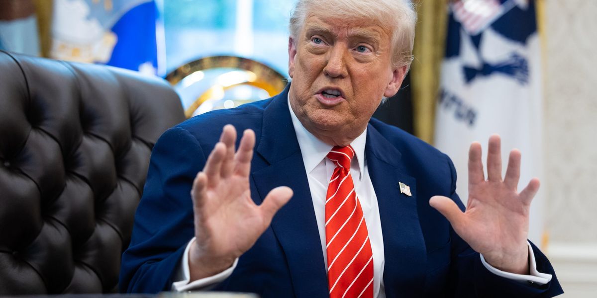 Trump raddoppia i dazi sull’acciaio Trump raddoppia i dazi sull’acciaio