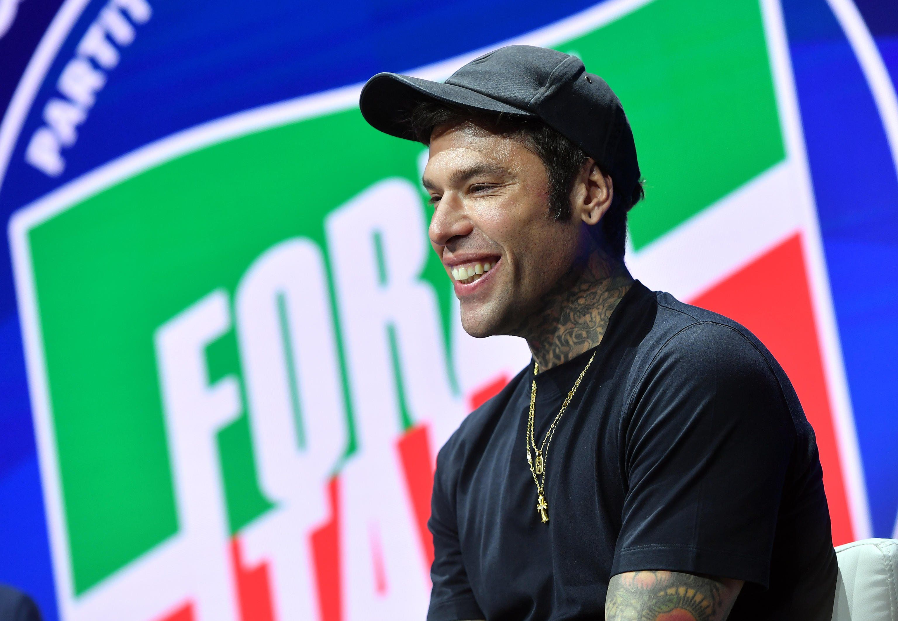 Fedez da Forza Italia per rifarsi l’immagine
