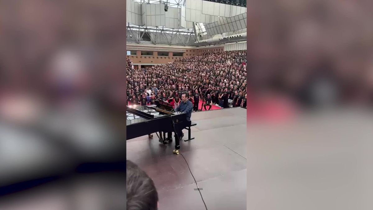 L’esercito disarmato di Riccardo Muti è un immenso coro che canta la pace