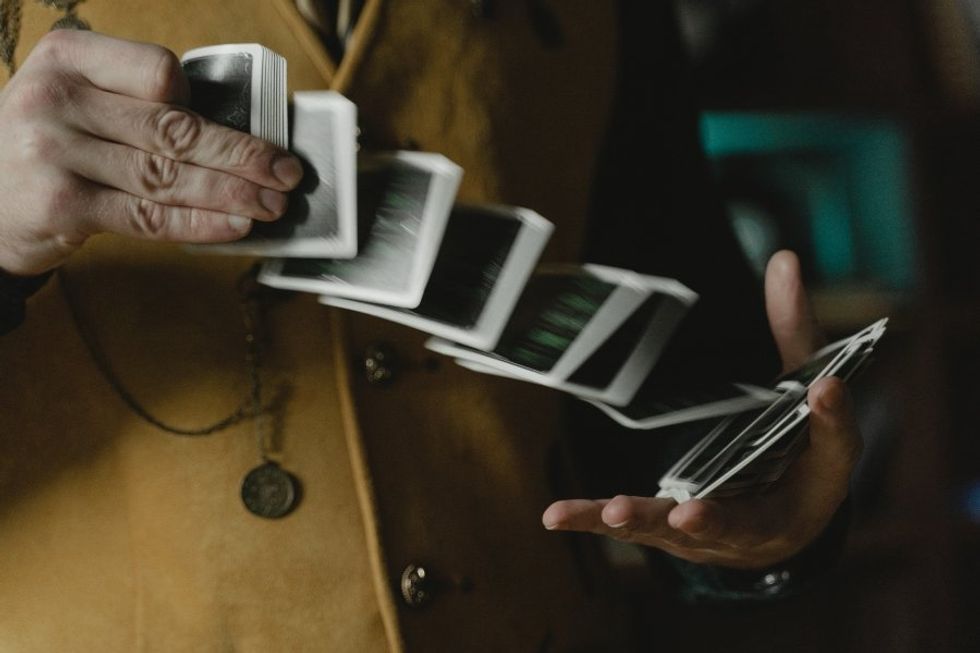 sleight of hand, pickpocket, misdirection, Apollo Robbins, human behavior, TED Talk