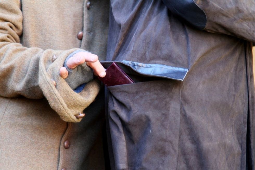 pickpocket, misdirection, Apollo Robbins, human behavior, TED Talk