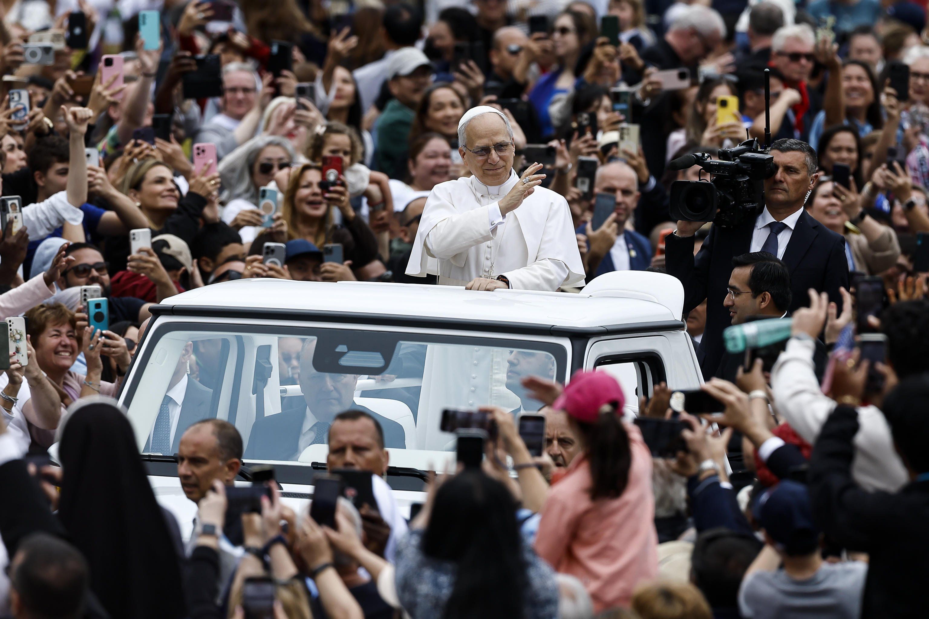 Prima udienza generale di Leone XIV. «Gli uomini disarmino il loro cuore»