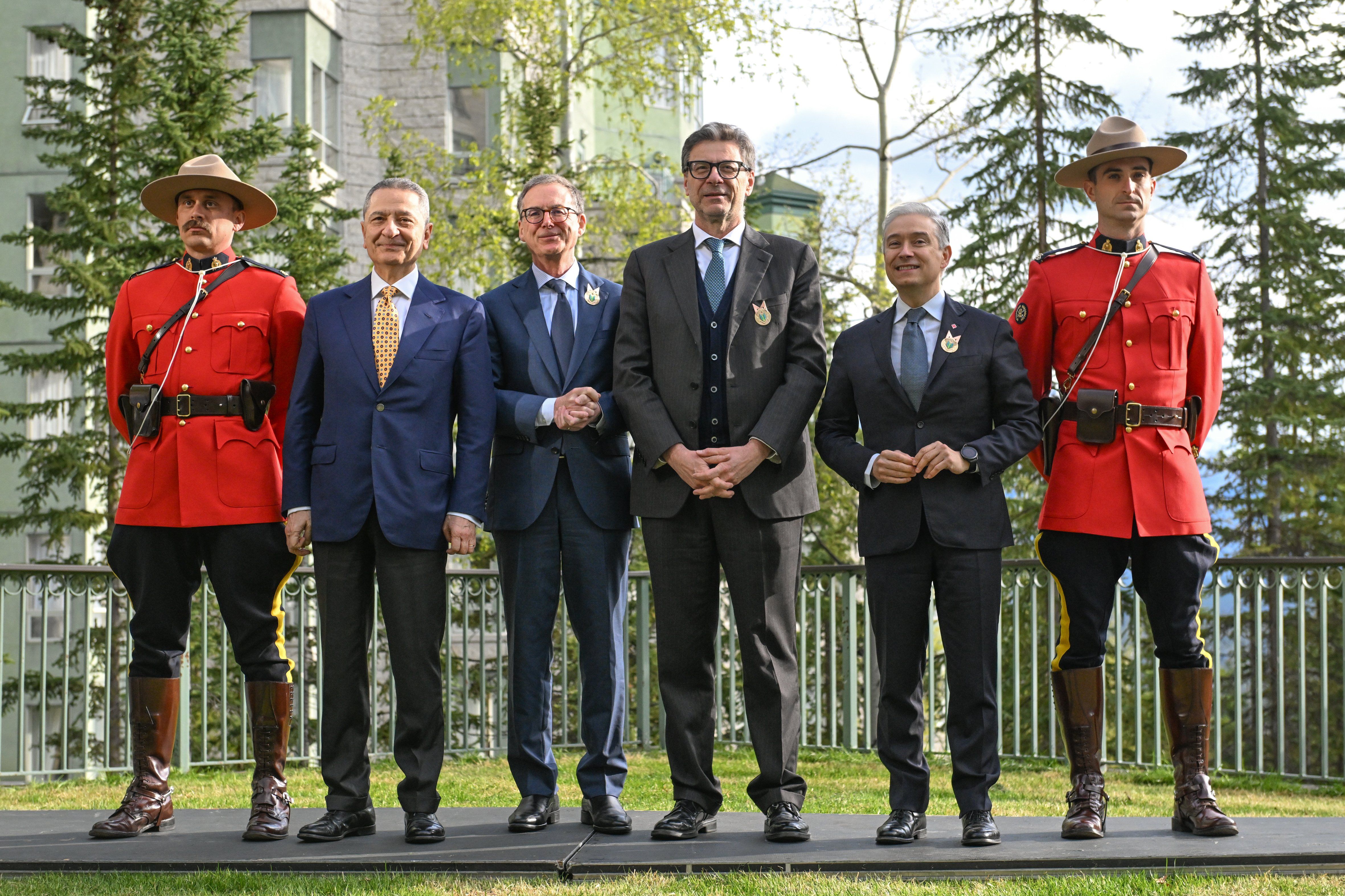 Washington tira il freno sull’Ucraina. E il G7 canadese va subito nel pallone Washington tira il freno sull’Ucraina. E il G7 canadese va subito nel pallone