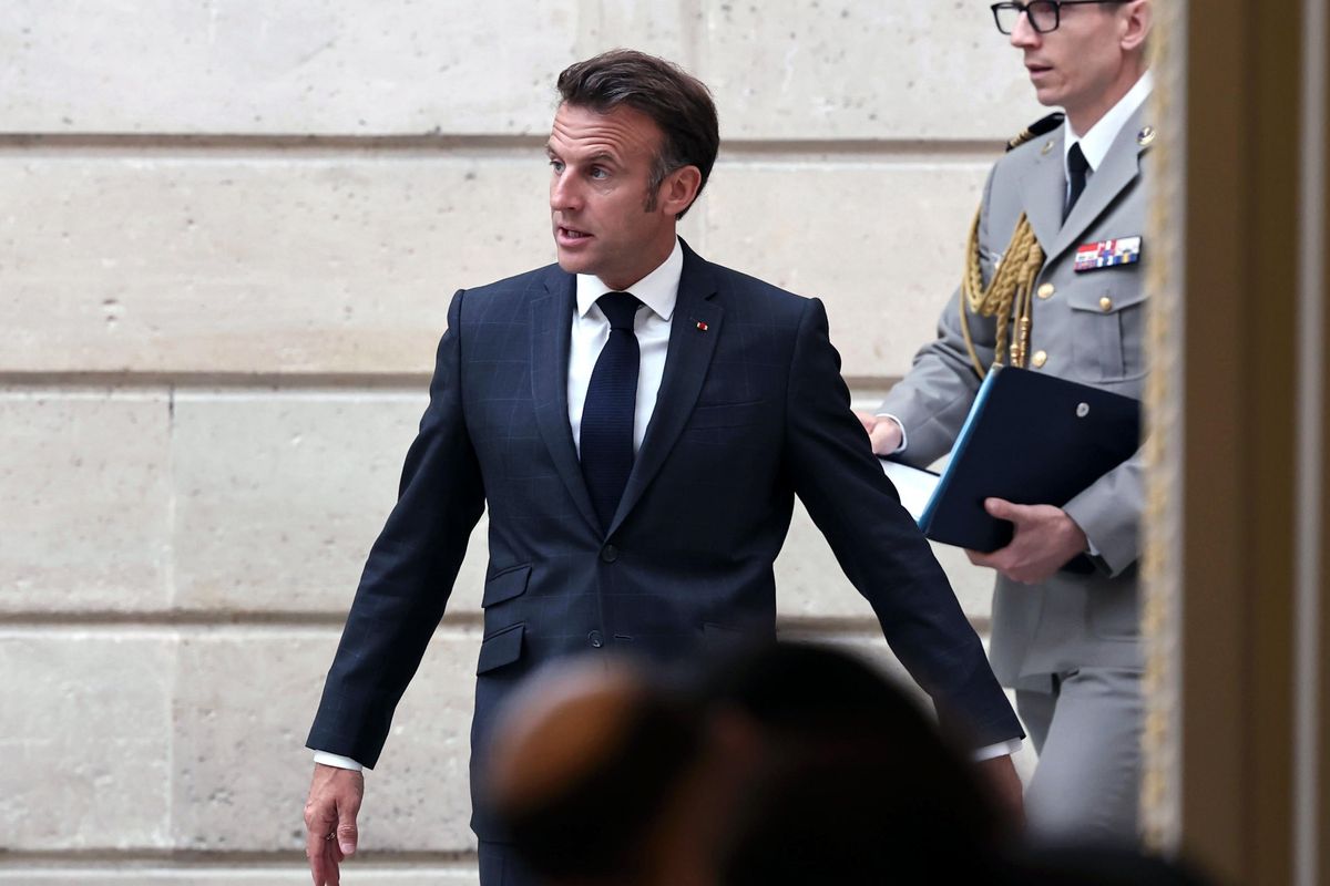 Macron rosica e tenta lo sgambetto: piuttosto che Roma, tutti a Ginevra