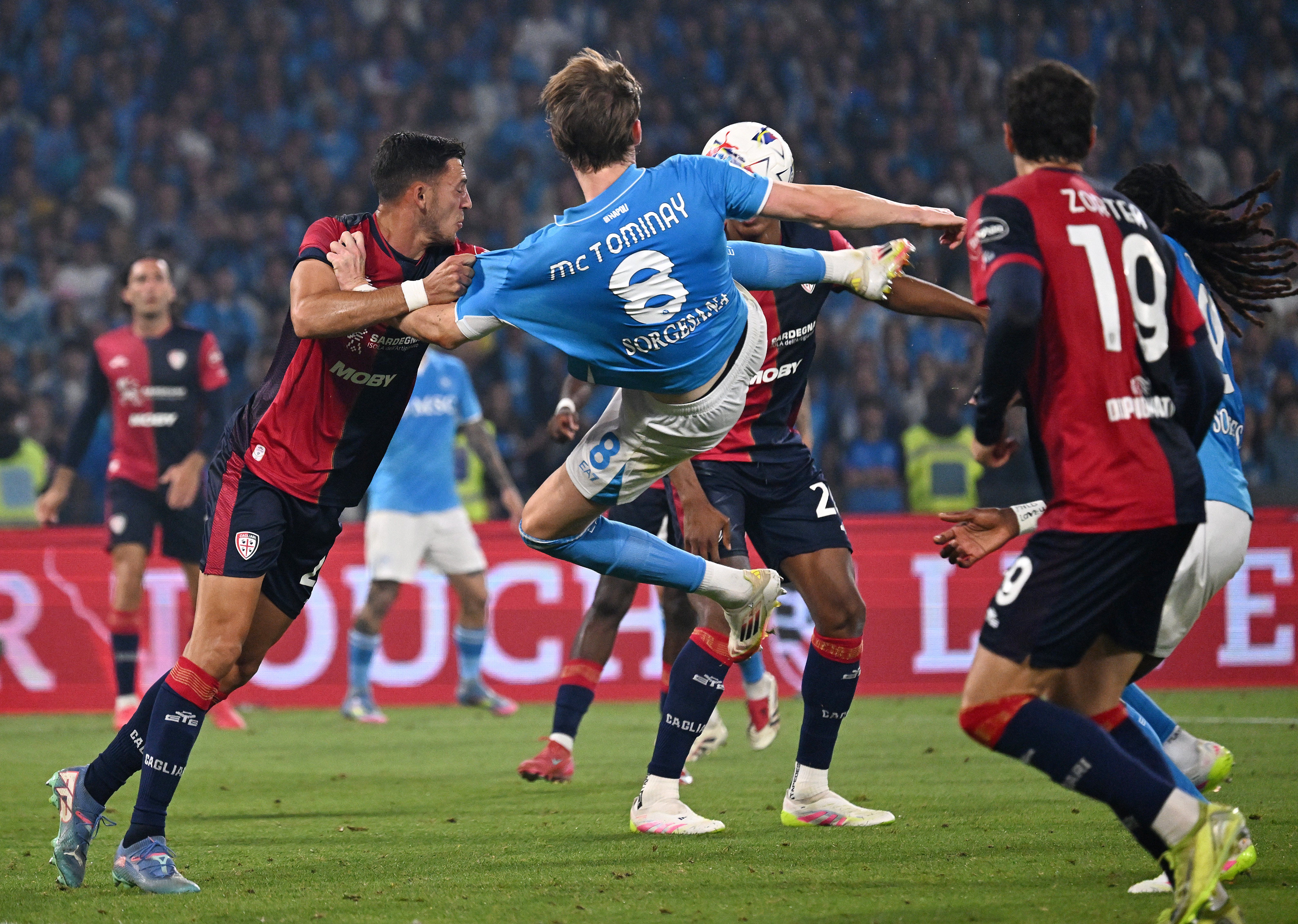 conte riporta lo scudetto a napoli all inter resta l obiettivo champions