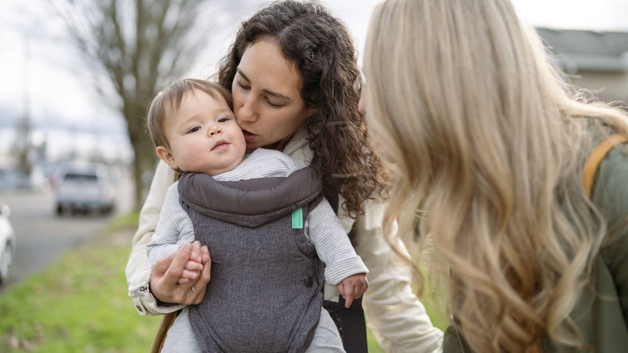 Inventano la madre «intenzionale» per uccidere la realtà