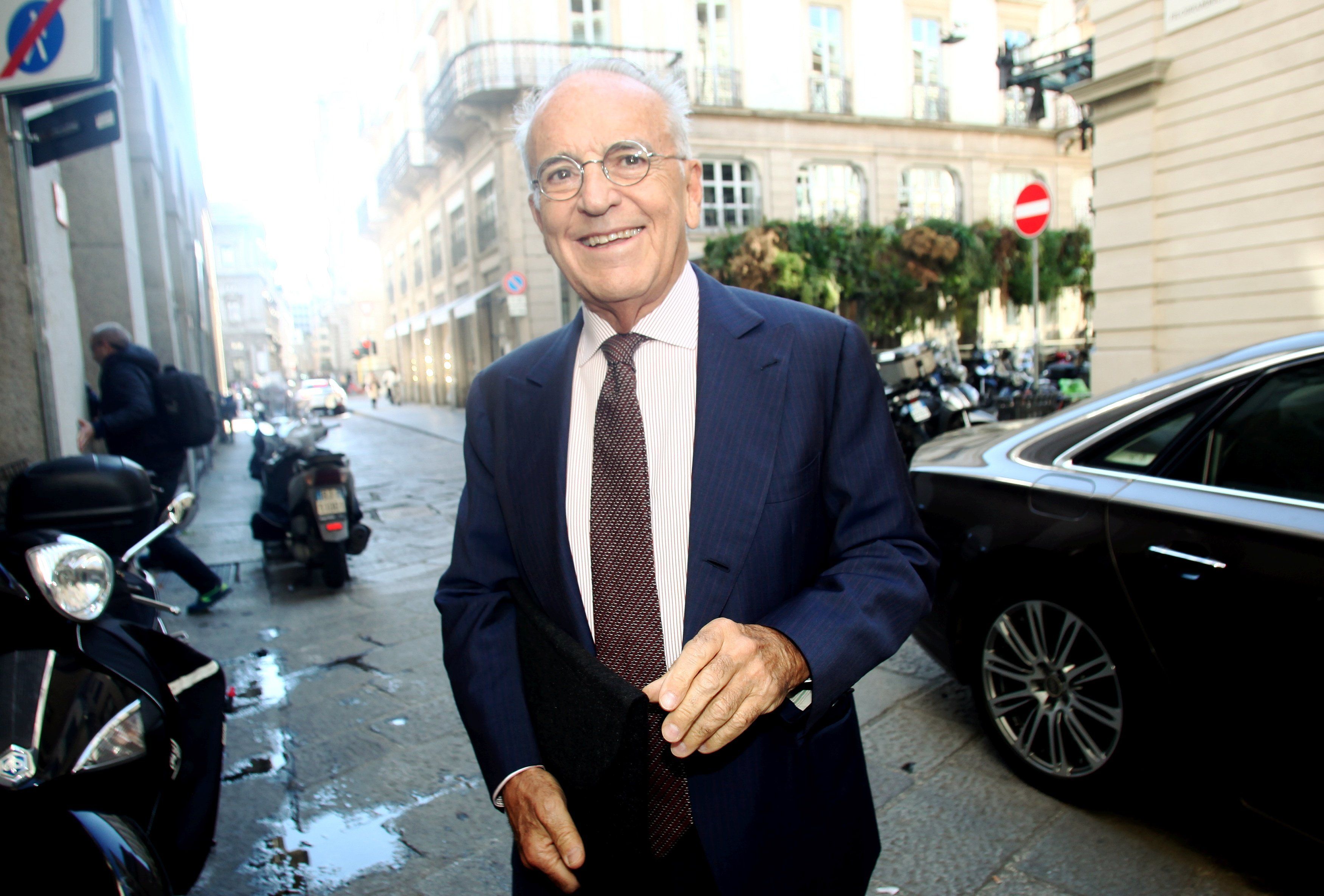 Lo squalo elegante che fa i soldi per noia