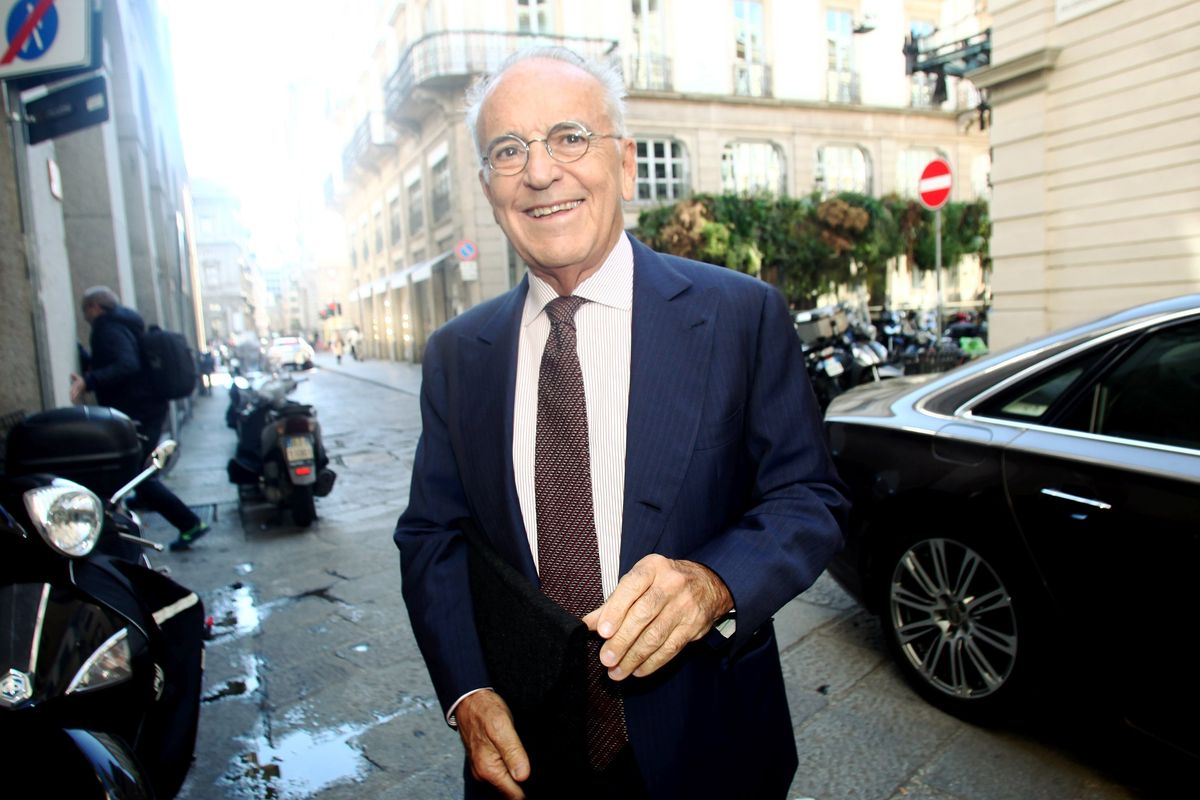 Lo squalo elegante che fa i soldi per noia