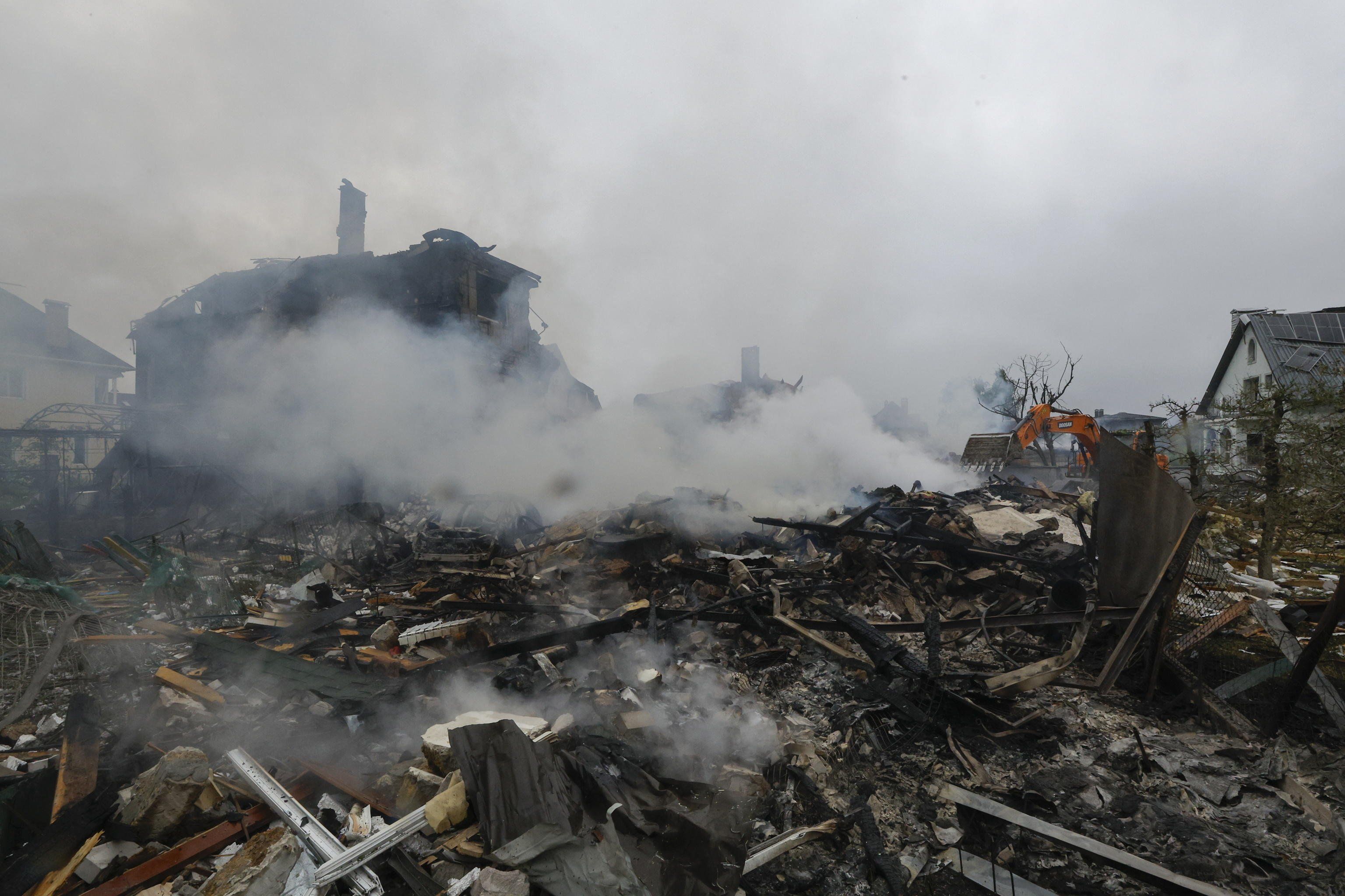 Russia-Ucraina, la guerra peggiora. Zelensky si scaglia contro l’America