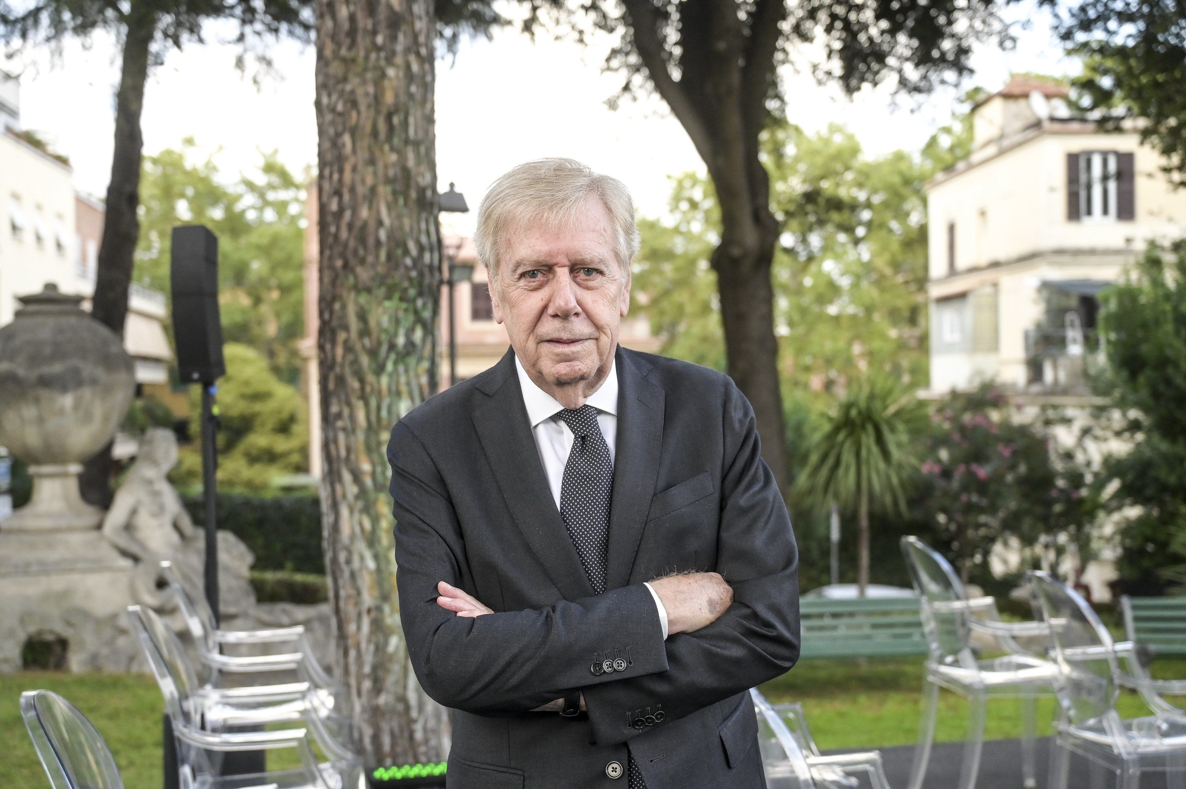 claudio lippi dopo silvio solo incontri sfortunati da Laverita.info claudio lippi dopo silvio solo incontri sfortunati