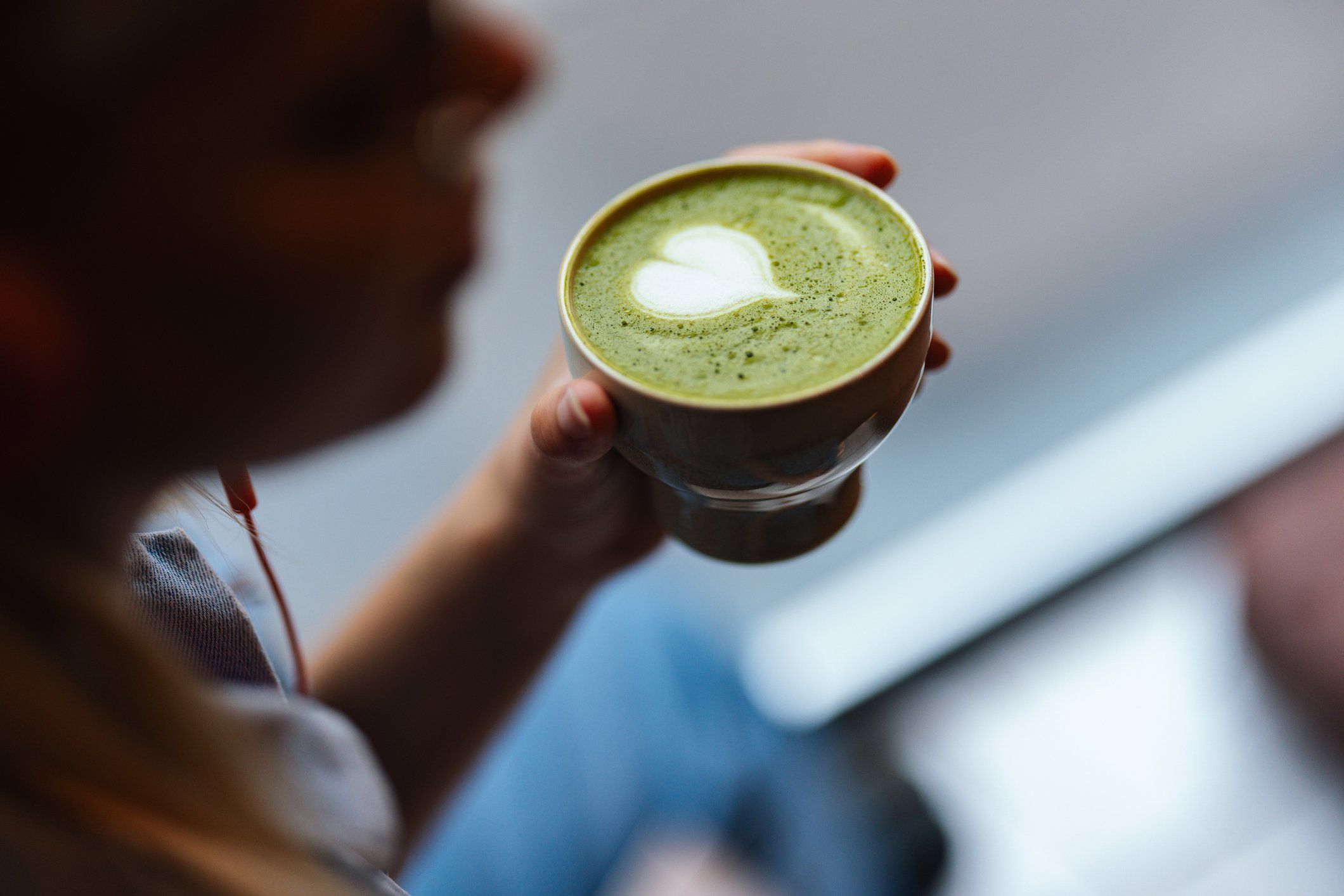 caldo freddo o nel latte tutti pazzi per il matcha il tè verde giapponese alleato contro lo stress