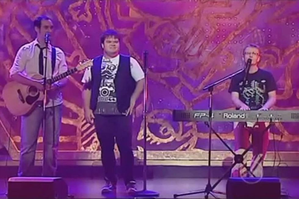 Comedy rock band use 38 songs to prove how 'every pop song' uses the same four chords