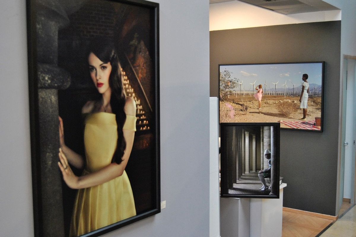 Erwin Olaf, in memoriam. In mostra a Brescia