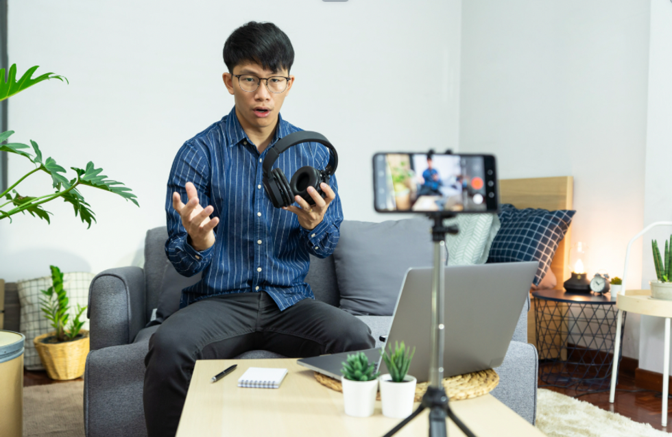 side hustles, side gigs, side hustle ideas, side gig ideas, high paying side gigs, best side gigs