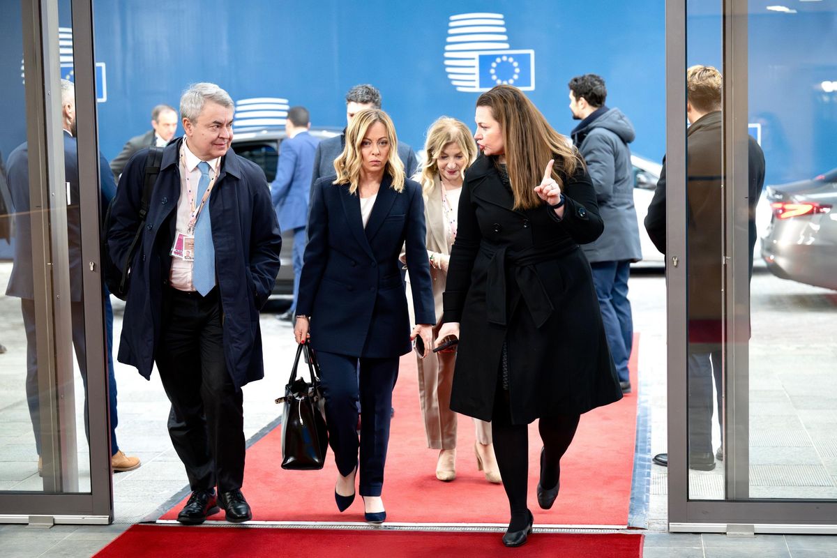 Il tranello Ue per incastrarci con il riarmo