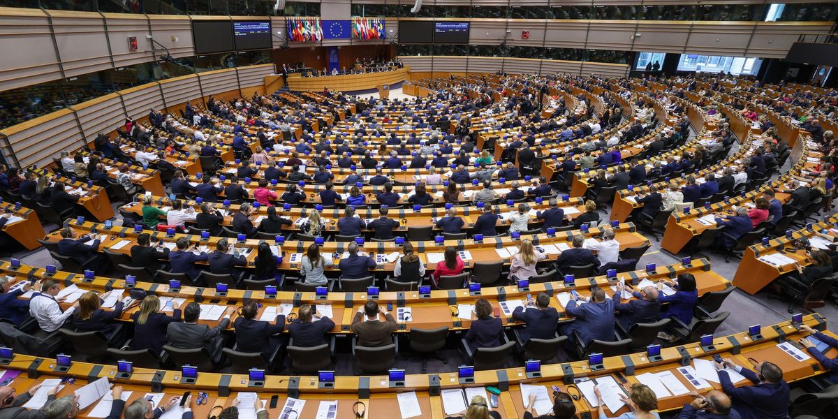 L’Europa pompa le casse dell’emittente amica L’Europa pompa le casse dell’emittente amica