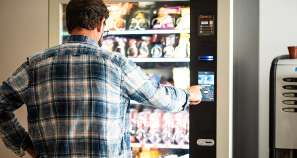 vending machine, snack machine, snacks, food, vending, 
