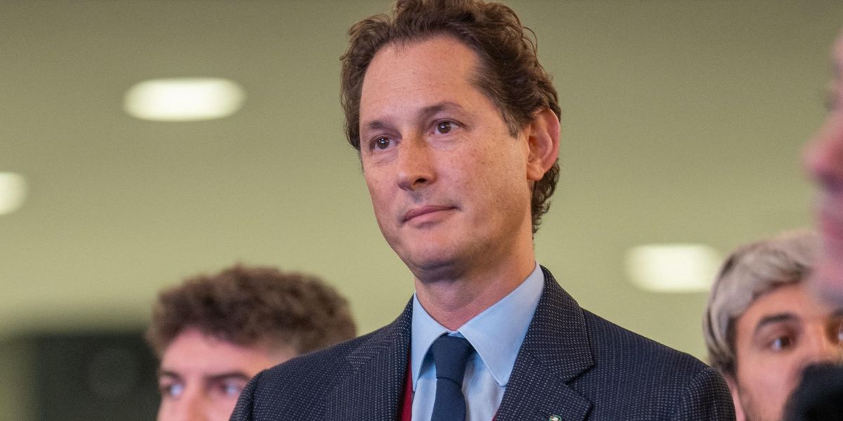 Stellantis sposta la commessa a Parigi e mette a rischio 500 posti in Italia Stellantis sposta la commessa a Parigi e mette a rischio 500 posti in Italia
