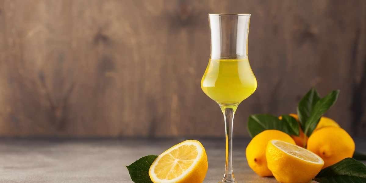 Dal sole di Sorrento a Hollywood. Limoncello, un liquore che sa d’Italia Dal sole di Sorrento a Hollywood. Limoncello, un liquore che sa d’Italia