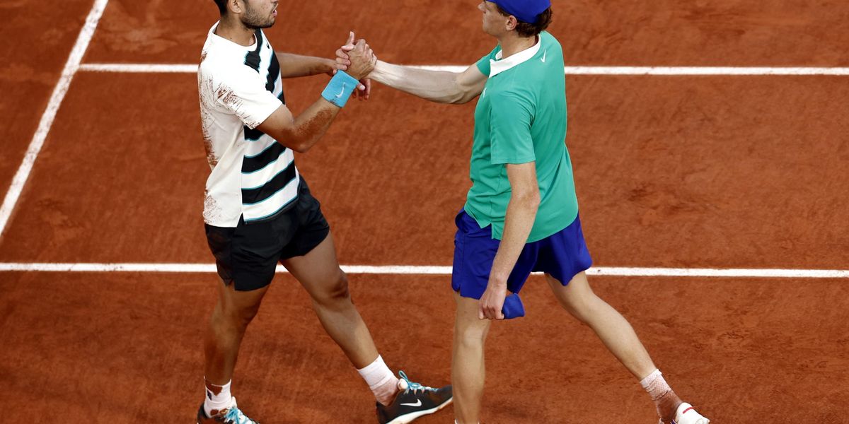Roland Garros: Sinner cede ad Alcaraz dopo 5 ore e mezza di lotta a Parigi Roland Garros: Sinner cede ad Alcaraz dopo 5 ore e mezza di lotta a Parigi