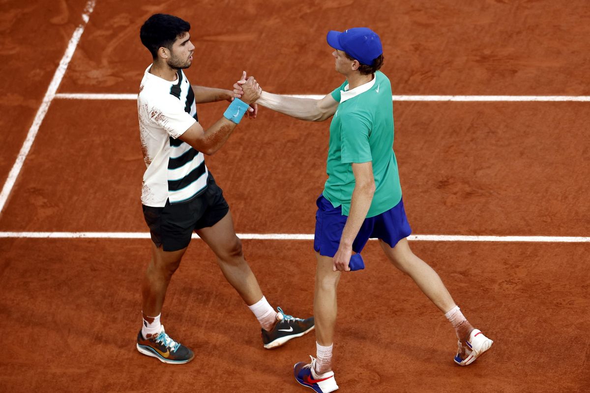 Roland Garros: Sinner cede ad Alcaraz dopo 5 ore e mezza di lotta a Parigi