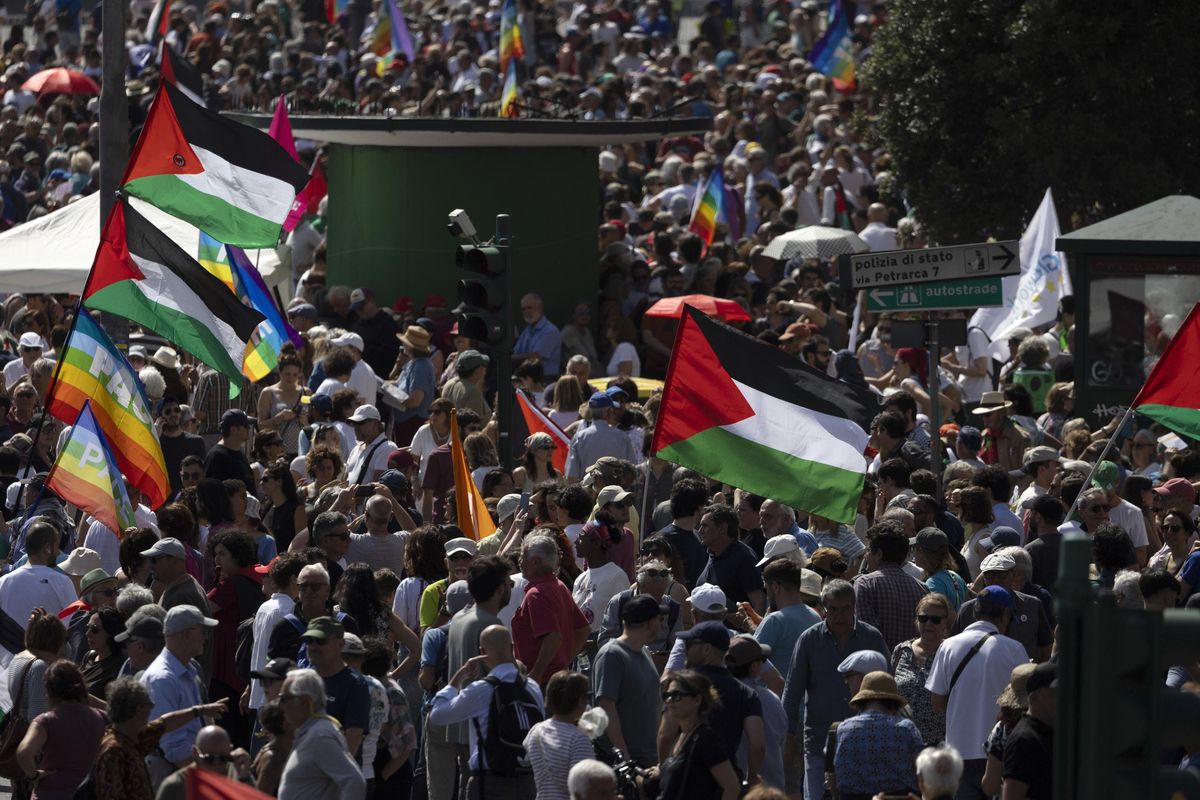 La sinistra «unita» per la pace a Gaza è la stessa che spinge per il riarmo Ue