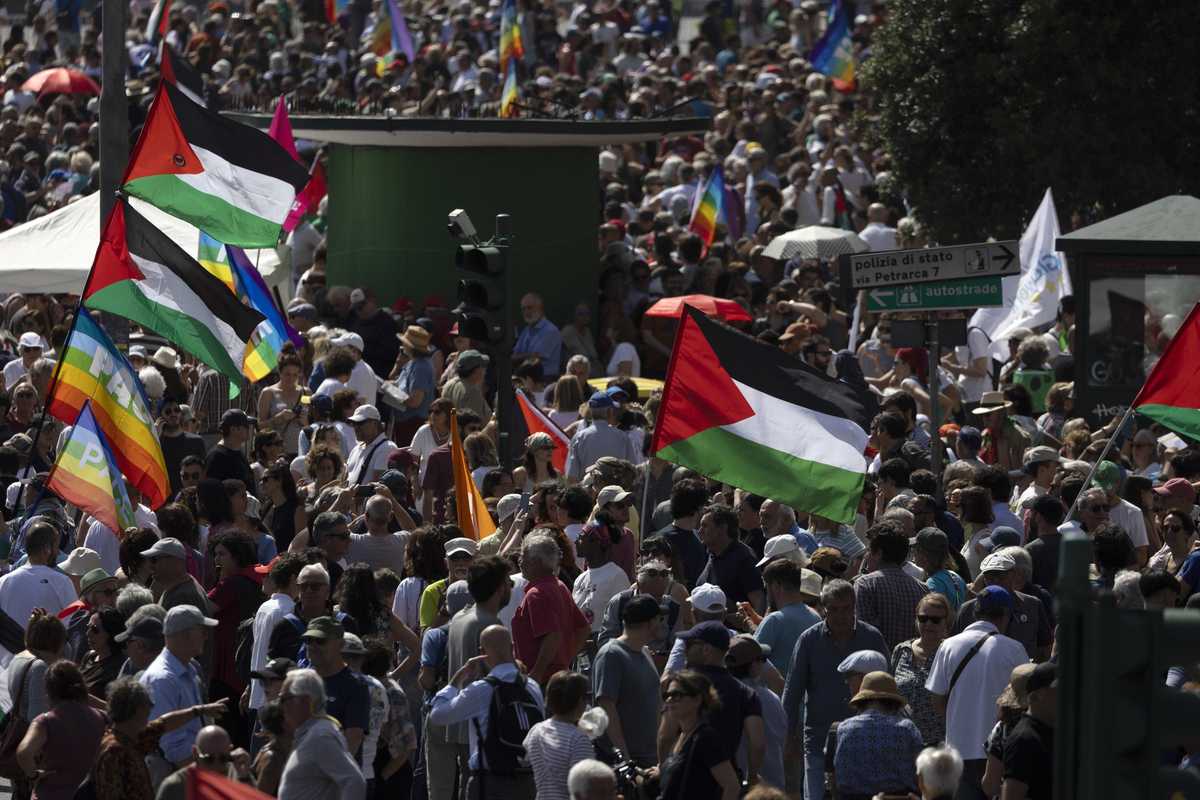 La sinistra «unita» per la pace a Gaza è la stessa che spinge per il riarmo Ue