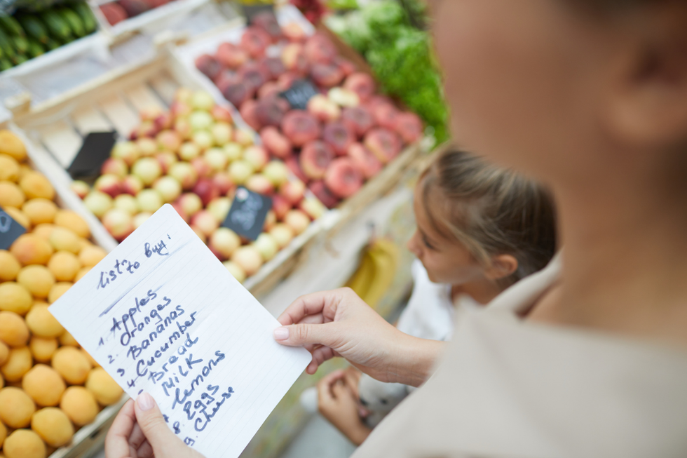 woman, child, grocery, shopping, list