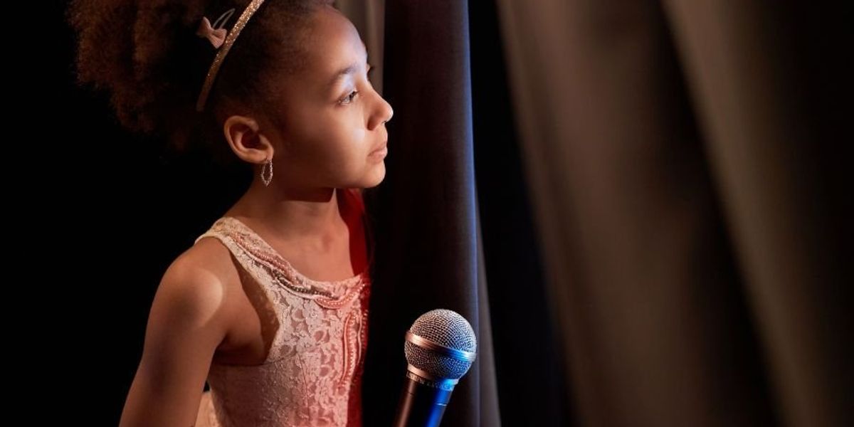 4th grader who went viral for 'Defying Gravity' talent show performance wows 'Wicked' star