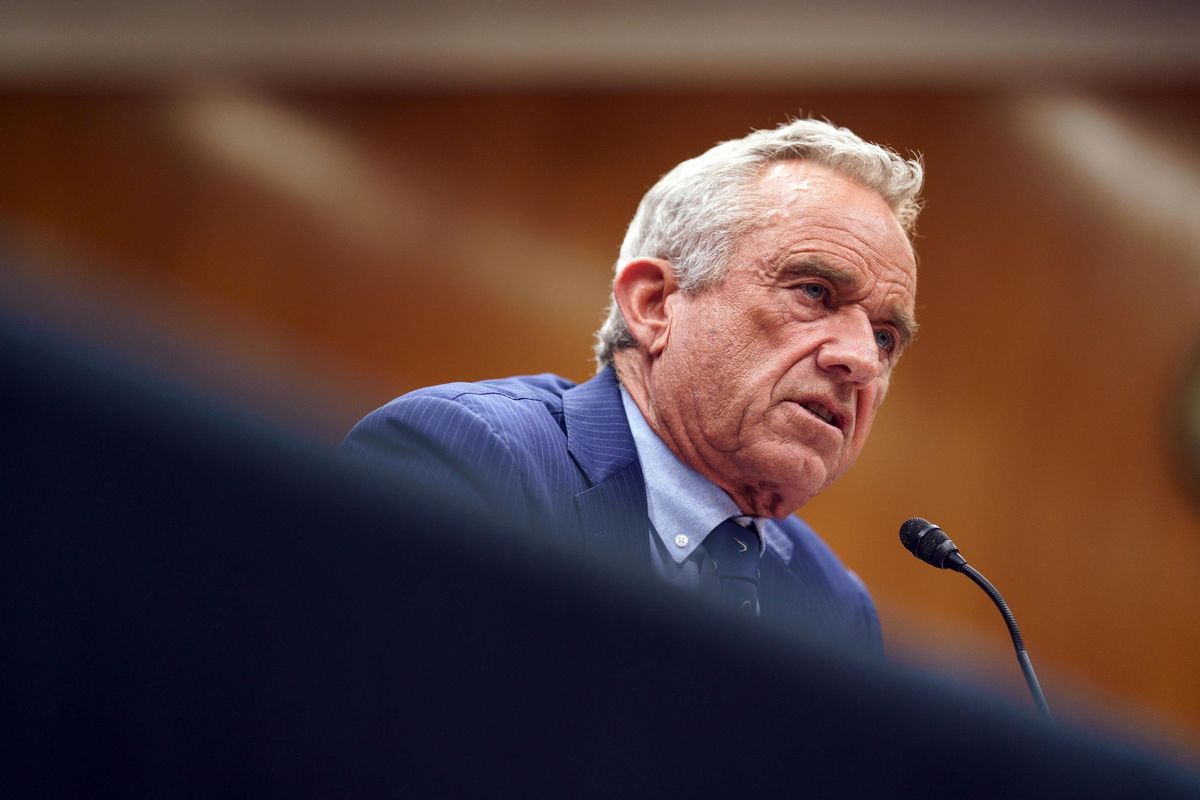 Kennedy silura i guru Usa dei vaccini: «Hanno troppi conflitti d’interessi»