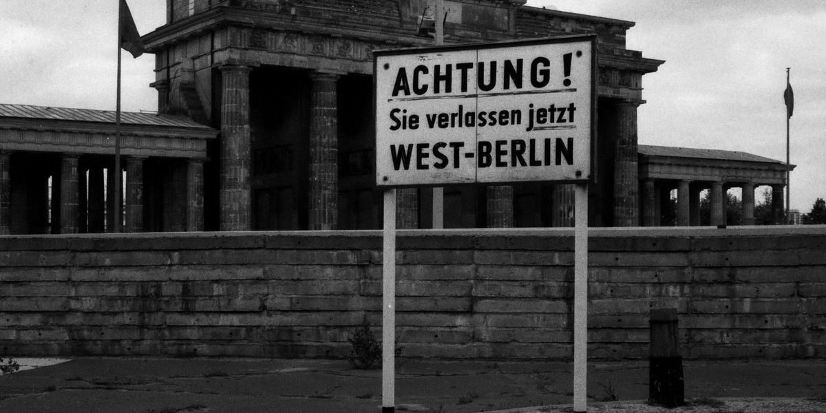 Bimbi «dissidenti» e adozioni forzate. Così la Ddr costruiva i suoi cittadini