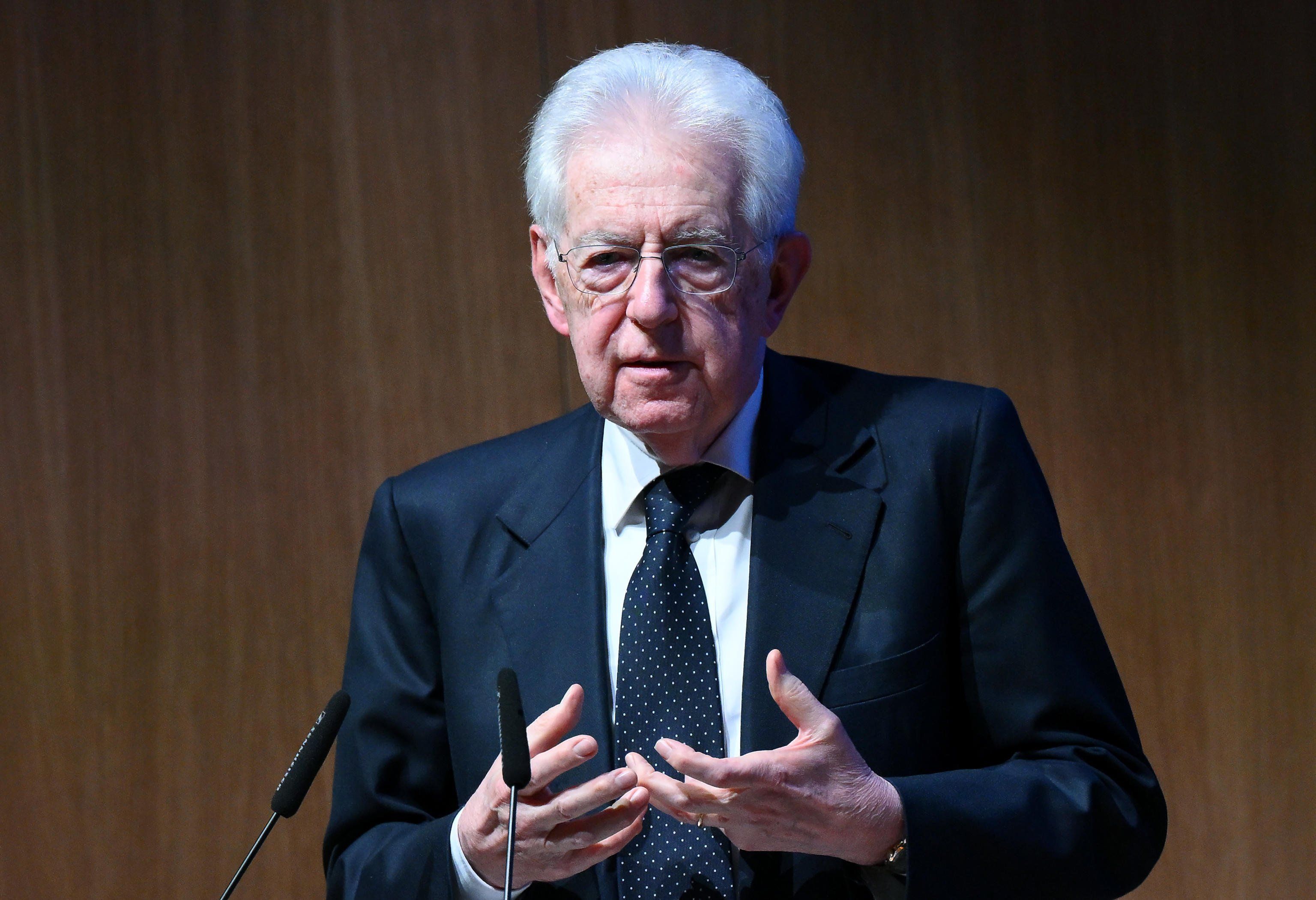 Il pensatoio di Monti: «O le armi o le tasse»