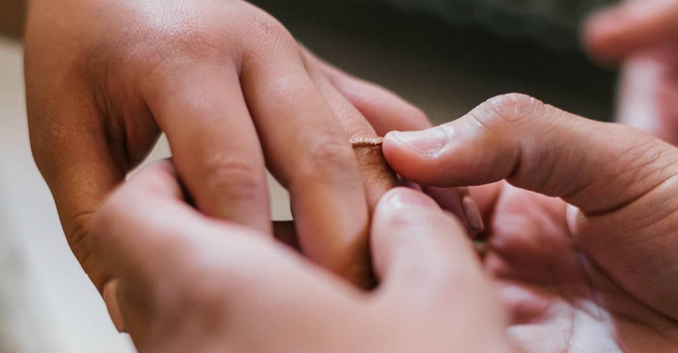 People are applauding newlyweds for their beautiful $500 wedding. Here's how they did it.