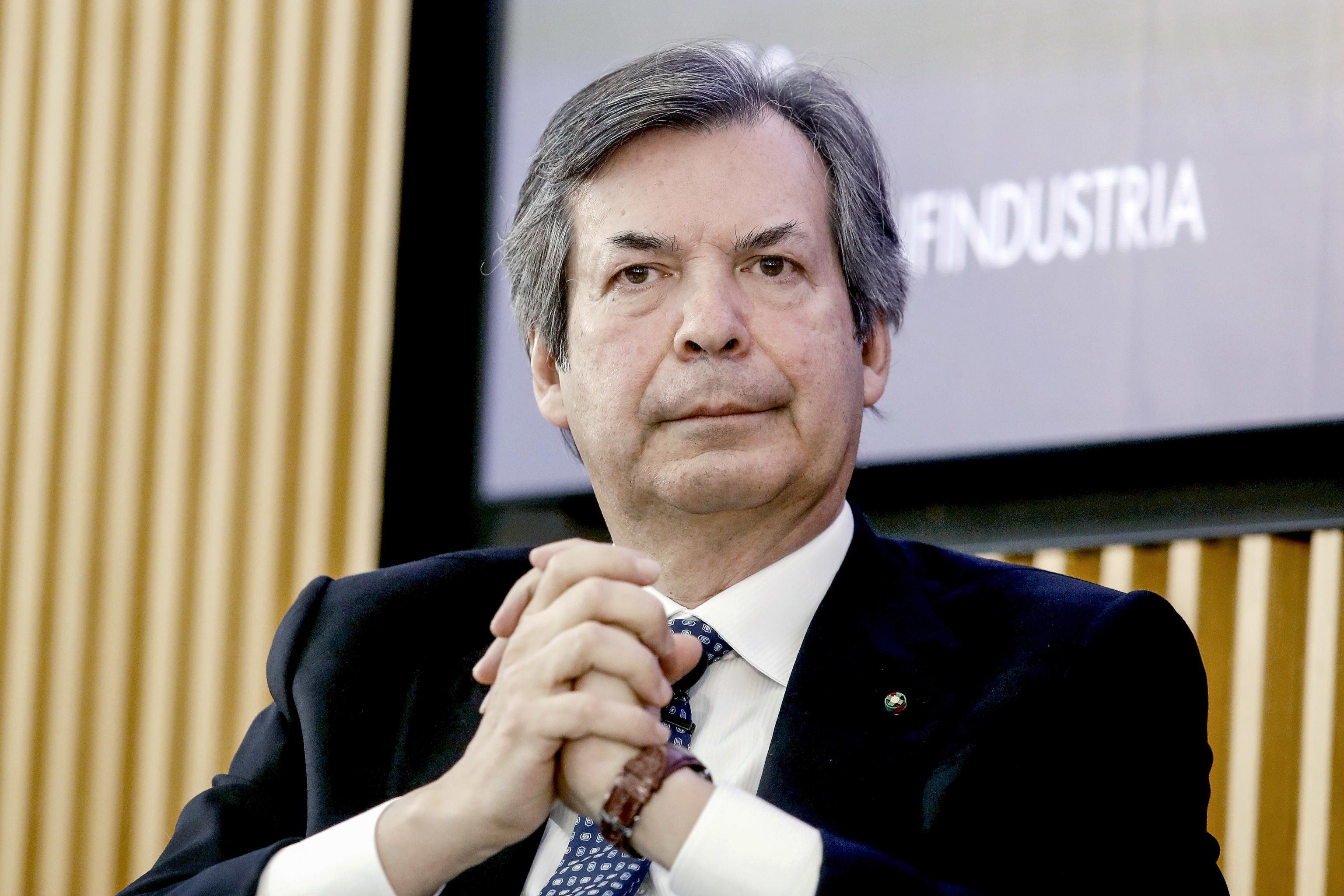 «Il risiko è un Far West: Intesa resta fuori»