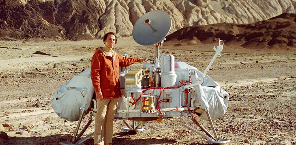 carl saga, nasa, carl sagan moon, moon lander, moon mission, astronomy