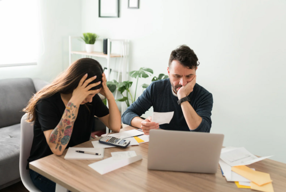 People share 15 real ways they escaped living paycheck to paycheck