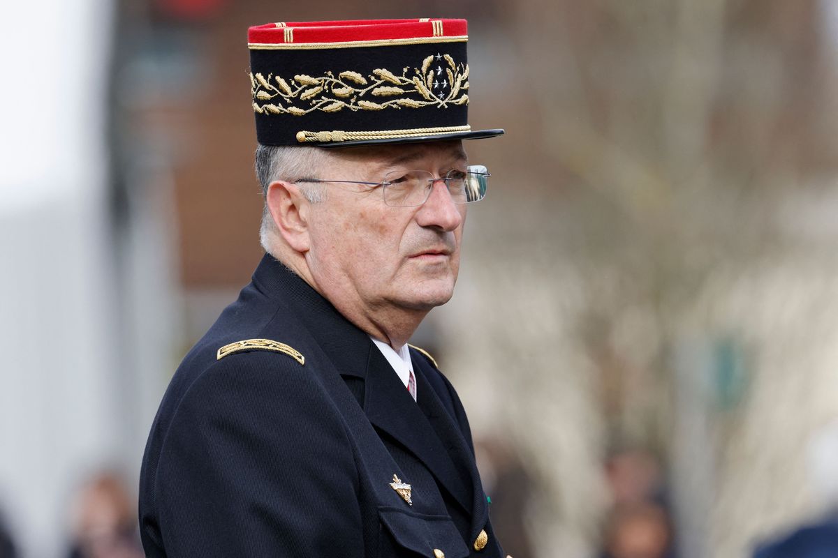La Francia ora spedisce i gendarmi a caccia di clandestini su bus e treni