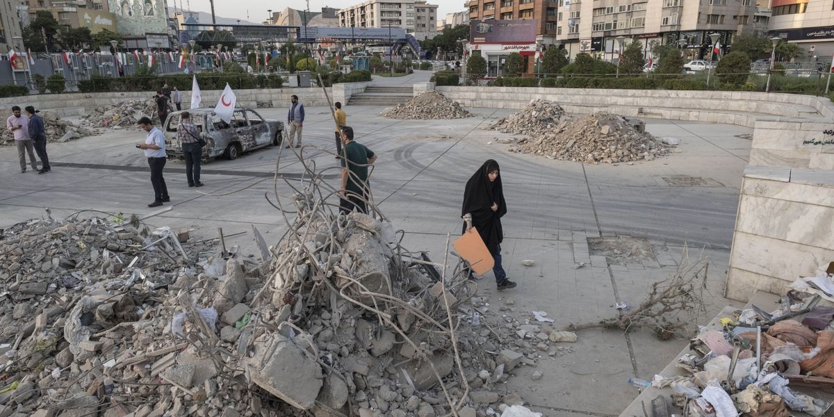 israele prova a demolire i simboli del potere iraniano pasdaran e carcere di evin