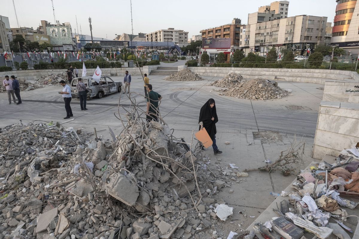 Israele prova a demolire i simboli del potere iraniano: pasdaran e carcere di Evin