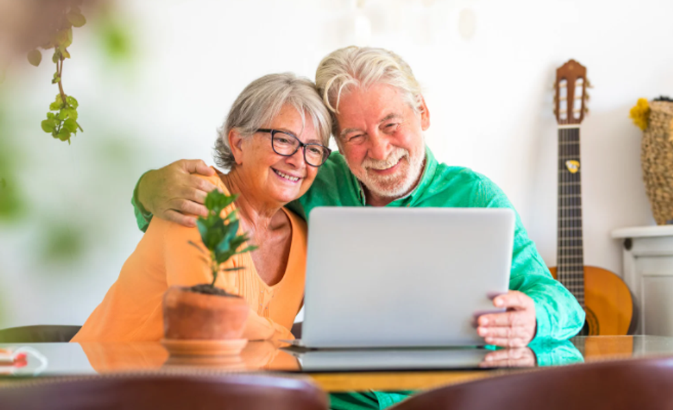 Millennial mom calls out absent baby boomer grandparents for their misleading Facebook posts