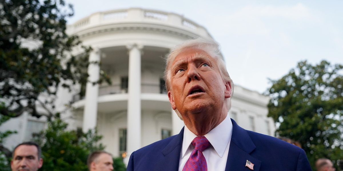 Trump approva i raid: «Attacco eccellente» Trump approva i raid: «Attacco eccellente»