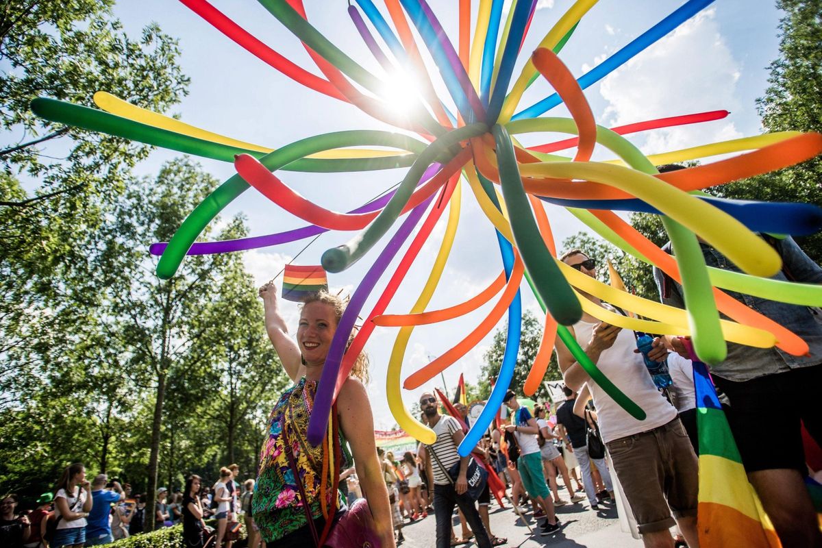 Israele-Iran, la guerra si allarga e l'opposizione si dà al gay pride