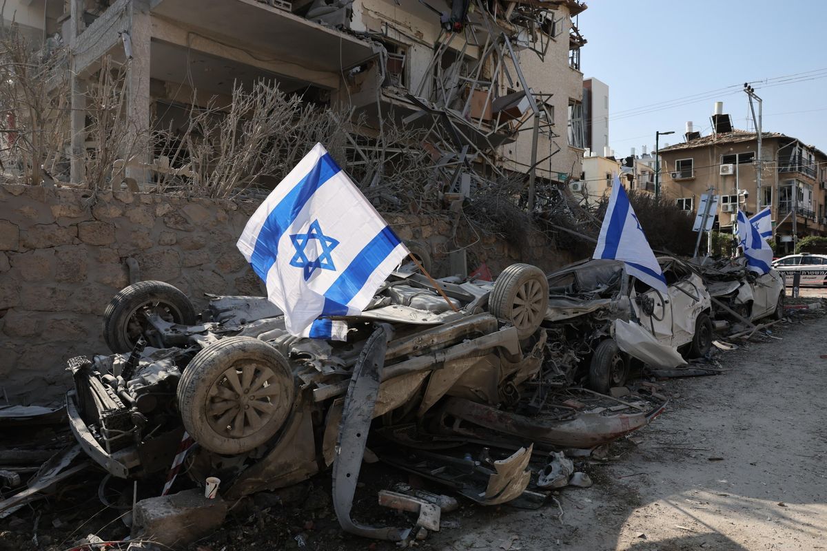 Israele: «Teheran brucerà». Ma i Pasdaran minacciano di colpire le basi occidentali